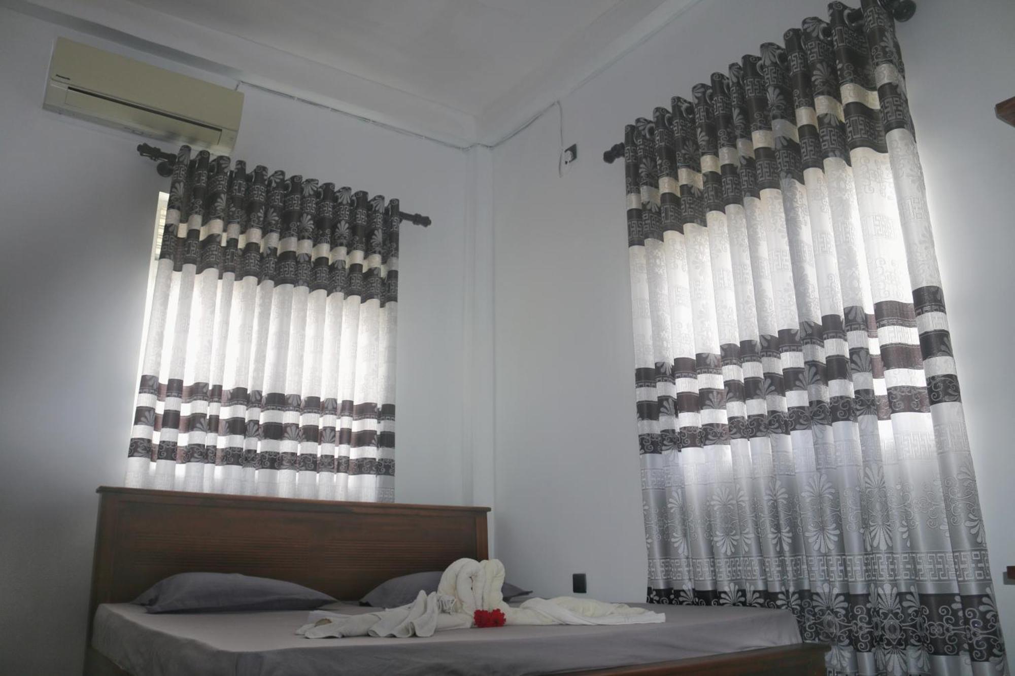 Dinuli Home Stay 아훈갈라 외부 사진